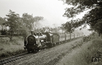 Im Sommer 1970 liefen auf der Strecke Dessau – Köthen – Aschersleben noch die P 8 der Bw Aschersleben, Güsten, Köthen, Dessau und Roßlau. Mit dem aus Länderbahnwagen gebildeten P 678 hat die Roßlauer 38 3596 am Samstagmorgen des 27. Juni gegen 8.33 Uhr den Bahnhof Dessau-Mosigkau verlassen und fährt durch den Rößling-Forst weiter nach Elsnigk. (27.06.1970) <i>Foto: Hans-Joachim Simon (Archiv Ludger Kenning)</i>