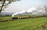 Frühmorgens ist 58 3031 im Elstertal bei Wetterzeube unterwegs. (11.05.1978) <i>Foto: Joachim Bügel</i>