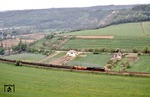 01 0525 mit D 504 im Saaletal bei Saaleck. Die Lok wird den Zug von Saalfeld bis Halle bespannen. (12.05.1978) <i>Foto: Joachim Bügel</i>