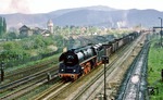 Mit einer Übergabe aus Unterwellenborn kehrt 01 0525 nach Saalfeld zurück. (14.05.1978) <i>Foto: Joachim Bügel</i>
