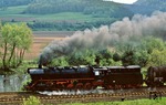 Hinter D 504 hat nun auch 44 0689 freie Bahn und fährt mit ihrem Güterzug in Richtung Orlamünde hinterher. (14.05.1978) <i>Foto: Joachim Bügel</i>