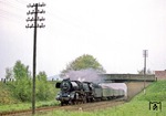 Diese schöne Brücke stand bei Reichenbach (Sa), dessen Bahnhof 03 2095 mit P 3807 gleich erreichen wird. (16.05.1978) <i>Foto: Joachim Bügel</i>