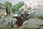 Der Regenschauer war gerade rechtzeitig vorüber, als 41 1132 mit P 6448 den Bahnhof Haldensleben in Richtung Oebisfelde verließ. (17.05.1978) <i>Foto: Joachim Bügel</i>