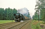 52 8138 entstand 1965 aus 52 7313 (WLF, Baujahr 1943). Bei Großhartau ist sie mit einem Güterzug aus Dresden nach Bischofswerda unterwegs. (12.08.1978) <i>Foto: Wolfgang Bügel</i>
