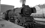 Die Magdeburger 41 053 ist mit D 1105 (Hannover - Brest) im Bahnhof Berlin-Zoo eingetroffen. (11.09.1969) <i>Foto: Burkhard Wollny</i>