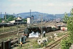 95 0030 verlässt mit Ng 66483 den Rangierbahnhof von Saalfeld. Kurios ist die Ausfahrt über die Gleisbremse des Ablaufbergs. (06.10.1978) <i>Foto: Wolfgang Bügel</i>