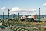 So kannte man das "alte" Saalfeld, das Scharen von Eisenbahnfreunden anzog: Im schönsten Nachmittagslicht sonnen sich im Bw 95 0016 (vorne) und eine undefinierte Anzahl von 44ern. (06.10.1978) <i>Foto: Wolfgang Bügel</i>