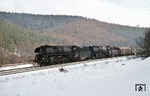 Die Erfurter 01 0529 und 01 0528 rollen mit D 200 (Frankfurt/Oder - Frankfurt/Main) bei Hönebach talwärts. (28.02.1973) <i>Foto: Peter Schiffer</i>