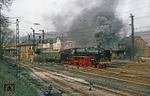 01 2204 hat in Camburg den P 4009 übernommen, den sie nach Saalfeld bringen wird. (17.04.1980) <i>Foto: Joachim Bügel</i>
