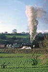 Am Abend zeigte sich das Aprilwetter doch noch von seiner besten Seite als 44 0397 mit Üg 74424 Unterwellenborn entgegen dampfte. (19.04.1980) <i>Foto: Joachim Bügel</i>