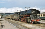 01 0501 ist mit P 8015 aus Gera im Bahnhof Saalfeld (Saale) eingetroffen. (03.10.1977) <i>Foto: Peter Schiffer</i>