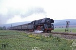 Am Bahnübergang der Fernstraße 281 nahe Könitz musste 01 1518 mit E 802 die Vorfahrt gewährt werden. (08.06.1980) <i>Foto: Wolfgang Bügel</i>