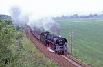An der Autobahnbrücke der heutigen A 9 bei Triptis konnte 01 1518 mit E 802 erneut abgepasst werden. (08.06.1980) <i>Foto: Wolfgang Bügel</i>