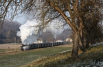 ÖBB 298.102 + 298.52 mit einem Sonderzug Richtung Grünburg zwischen Aschach an der Steyr und Sommerhubermühle. (31.12.2008) <i>Foto: Stefan Jurasovits   </i>