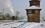 01 0522 wartet mit P 3003 im Bahnhof Orlamünde die Zugkreuzung des D 504 ab. (05.01.1979) <i>Foto: Wolfgang Bügel</i>