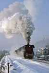 Anfahrt des 44 0698 vor Dg 55444 in Orlamünde. Über dem Zylinderabdampf ist das "streikende" Einfahrsignal zu erkennen. (05.01.1979) <i>Foto: Wolfgang Bügel</i>