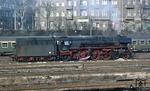 03 0019 (Bw Stralsund) macht sich im Bahnhof Berlin-Lichtenberg bereit, um den D 552 aus Erfurt zu übernehmen. (03.02.1977) <i>Foto: Peter Schiffer</i>