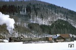 95 0016 mit P 18004 am Haltepunkt Hüttengrund, nördlich von Sonneberg. (28.02.1979) <i>Foto: Wolfgang Bügel</i>