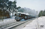 Durch die Neustrelitzer Kleinseelandschaft jagt 03 0058 mit D 613 dem nächsten Halt in Fürstenberg (Havel) entgegen. (02.03.1979) <i>Foto: Wolfgang Bügel</i>