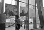 Zu jeder Zeit begeisterte die Technik der Dampflok, so wie auch bei dieser Fotoausstellung in Bochum Hbf. (05.06.1971) <i>Foto: Johannes Glöckner</i>