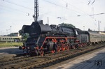 41 1074 wurde im Juli 1939 als 41 074 von Henschel an die Deutsche Reichsbahn übergeben und wurde beim Bw Berlin-Tempelhof Vbf stationiert. 1960 erhielt sie im RAW Karl-Marx-Stadt (Chemnitz) einen Neubaukessel und war bis 12.11.1987 zuletzt beim beim Güsten tätig. Die Aufnahme entstand in Magdeburg Hbf. (08.1979) <i>Foto: Will A. Reed</i>