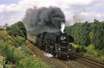 Bei Hönebach kommt 01 0528 auf dem Weg von Bebra nach Erfurt angerauscht. (18.08.1970) <i>Foto: Steward Blencowe</i>