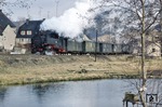 99 1775 mit einem Personenzug nach Oberwiesenthal am Dorfteich von Hammer-Unterwiesenthal. (05.03.1977) <i>Foto: Peter Schiffer</i>