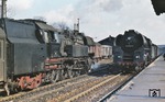 In Neustadt/Orla muss 65 1088 die Zugkreuzung von 01 0508 mit P 8015 nach Saalfeld abwarten, um in den eingleisigen Streckenabschnitt nach Triptis einfahren zu können. (28.02.1977) <i>Foto: Peter Schiffer</i>