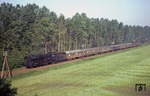Östlich von Haldenslebens rollt 41 1025 mit P 8432 am Mittellandkanal bei Wedringen vorbei. (31.05.1979) <i>Foto: Joachim Bügel</i>