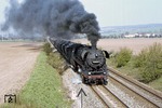 Bei Bennungen (westlich Sangerhausen) ist 44 0486 (44 1486) vor Gag 56405 mit Gips von Niedersachswerfen nach Coswig unterwegs. (06.05.1980) <i>Foto: Volker Fröhmer</i>