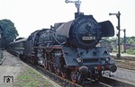 Im Bahnhof Güsten wartet 03 2235 mit einem Sonderzug. Hinter der Lok ist ein Messwagen der VES(M) Halle eingereiht. (09.06.1979) <i>Foto: Joachim Bügel</i>