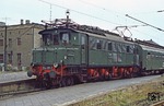 204 001 (ex E 04 01, AEG, Baujahr 1932) war seit April 1976 offizielle Traditionslok der DR. Sie wurde weiterhin im normalen Betriebsdienst eingesetzt, war aber hinsichtlich der künftigen Erhaltung pfleglich zu behandeln. Im Herbst 1979 wurde sie in Dessau angetroffen. (23.09.1979) <i>Foto: Wolfgang Bügel</i>