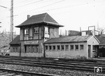 Das Stellwerk "Rr" in Düsseldorf-Rath im Zustand der 1970er Jahre. Ein Vergleich zum heutigen Zustand bieten u.a. die Bilder 11338, 11341, 11579, 11675, 11827. (1970) <i>Foto: BD Wuppertal (Säuberlich)</i>