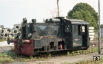 Köf 100 547 wurde am 20.10.1934 von Henschel in Kassel als "Kö 4547" an die Deutsche Reichsbahn übergeben und 56 Jahre später im Bahnhof Glöwen nahe Wittenberge angetroffen. Nach ihrer Ausmusterung 1994 kam sie als Verschublok zum ehemaligen RAW Wittenberge. Heute befindet sie sich in der Obhut des "Verein Historischer Lokschuppen Wittenberge". (05.1990) <i>Foto: Benno Wiesmüller</i>