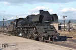 41 1054 (abgeliefert am 26. April 1939 an das Bw Weiden) erhielt am 03.11.1959 einen Neubaukessel im Raw Zwickau. Die hier nicht besonders gepflegte Maschine schied am 08. Mai 1978 beim Bw Saalfeld aus. (28.02.1977) <i>Foto: Peter Schiffer</i>