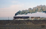 An Heiligabend 1979 dampft 44 0789 vom Bw Sangerhausen bei Klostermansfeld vorbei. (24.12.1979) <i>Foto: Joachim Bügel</i>
