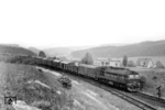 DR 120 310 mit einem Güterzug am Abzweig Elte auf der 1962 neu erbauten Umgehungsbahn Gerstungen - Förtha.  (16.06.1973) <i>Foto: Slg. Erich Preuß</i>