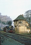 Die nächste Aufnahme des P 4005 mit 01 0522 entstand am Wärterstellwerk "Js" (Jena Süd) in der Ausfahrt von Jena Saalbahnhof. (27.12.1979) <i>Foto: Joachim Bügel</i>