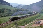 Die letzte erreichbare Fotostelle vor dem Sperrgebiet lag bei Marktgölitz, wo 01 1512 mit dem Kirchentagssonderzug D 34404 Richtung Probstzella strebt. (08.06.1980) <i>Foto: Wolfgang Bügel</i>