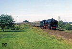 01 2118 verlässt mit E 802 Triptis und rollt dem nächsten Halt in Weida entgegen. (03.09.1980) <i>Foto: Wolfgang Bügel</i>