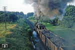 Noch ein Nachschuss auf 52 8123 bei Friedersdorf, die auch im Dg 50272 das bevorzugte Transportgut der Reichsbahn (Braunkohle) an Bord hatte. (04.09.1980) <i>Foto: Wolfgang Bügel</i>