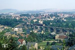 Und wieder einmal schlug die 36er-Filmbegrenzung zu. 52 8047 hätte mit ihrem Güterzug durchaus noch mehr Platz auf dem 220m langen Stadtviadukt in Demitz-Thumitz gehabt. (05.09.1980) <i>Foto: Wolfgang Bügel</i>