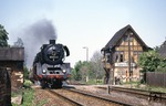 Im Rahmen einer Plandampfaktion donnert 03 1010 durch Gatersleben in Richtung Halle (Saale). (05.1992) <i>Foto: Slg. Erich Preuß</i>