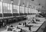 Blick in die Empfangshalle des neuen Bahnhofs Cottbus, die am 05.10.1978 eingeweiht wurde. (1978) <i>Foto: Historische Sammlung der Deutschen Bahn AG</i>