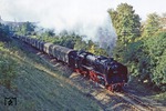 Licht und Schatten bei der Durchfahrt des E 802 mit 01 2204 in Pößneck. (03.10.1980) <i>Foto: Joachim Bügel</i>