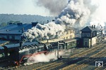 Am Samstag der Festveranstaltung bestritten 50 849 (und 38 205 am Zugschluss) die Sonderfahrten auf der Jubiläumsstrecke nach Lommatzsch, hier bei der Ausfahrt aus Nossen. (04.10.1980) <i>Foto: Joachim Bügel</i>