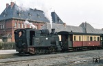 99 6101 vor dem Empfangsgebäude der "Staatsbahnstrecke" Halberstadt - Quedlinburg. (11.03.1977) <i>Foto: Peter Schiffer</i>