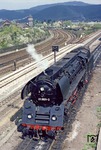 Der bekannte Blick von der Fernstraße 281, die am Bw Saalfeld vorbeiführte, auf die ölgefeuerte 01 0531. (17.04.1981) <i>Foto: Wolfgang Bügel</i>