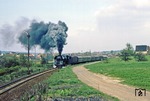 01 0510 fährt mit P 3025 nach Saalfeld aus dem Haltepunkt Neunhofen. (19.04.1981) <i>Foto: Wolfgang Bügel</i>