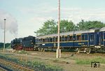 01 2118 mit dem Pullman-Sonderzug D 24404 beim Fotohalt im Bahnhof Niederpöllnitz. (28.05.1981) <i>Foto: Wolfgang Bügel</i>